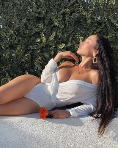 Яна - Индивидуалка Питера, размер груди 2, метро Спортивная